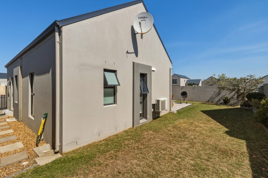 3 Bedroom Property for Sale in Aan de Wijnlanden Western Cape